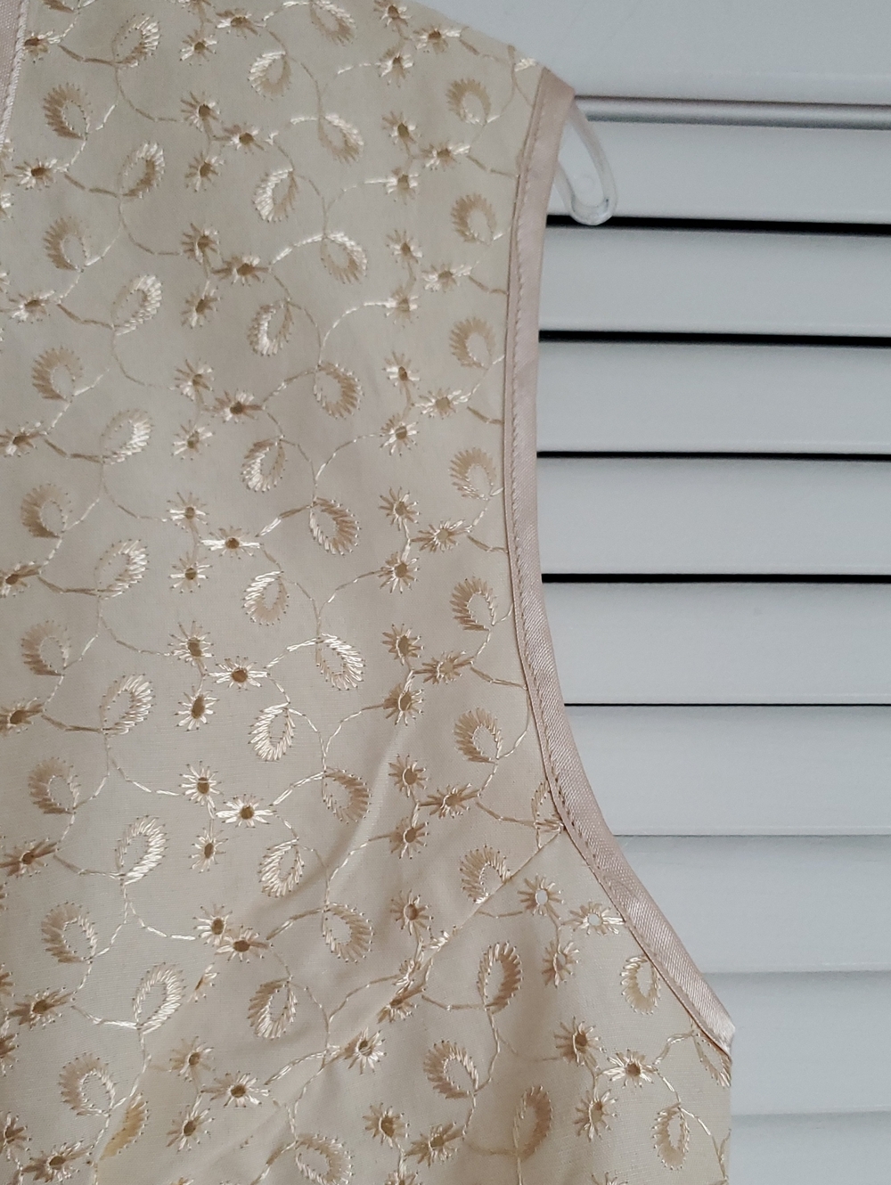 Cream Color Eyelet Cropped Top     Button-Front - Picture 5 of 7
